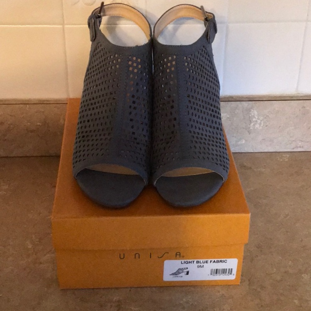 Shoes - Picture 2 of 3